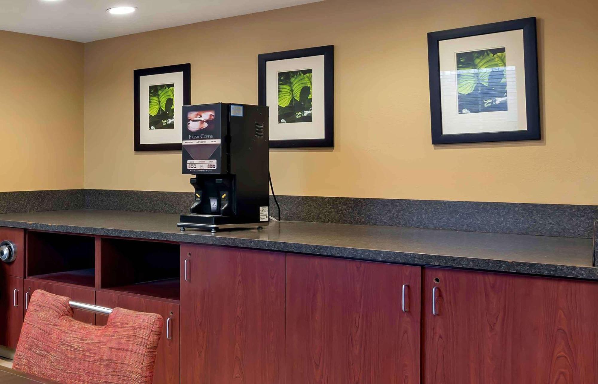 Extended America - Kansas - - Metcalf Ave Hotel Overland Park