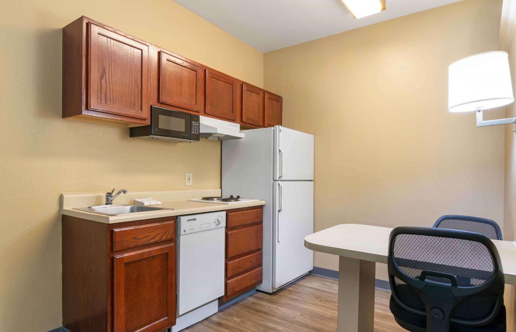 Hotel Extended America - Kansas - - Metcalf Ave 2*