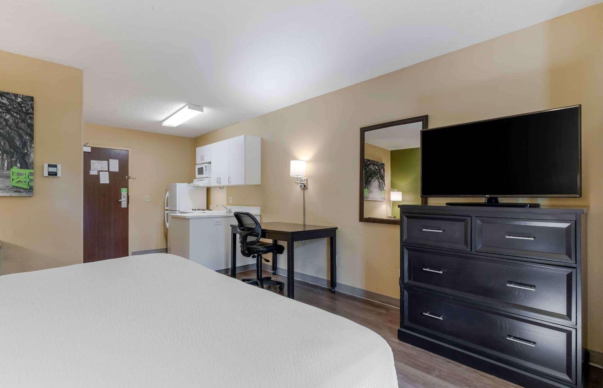 Extended America - Kansas - - Metcalf Ave Hotel Overland Park