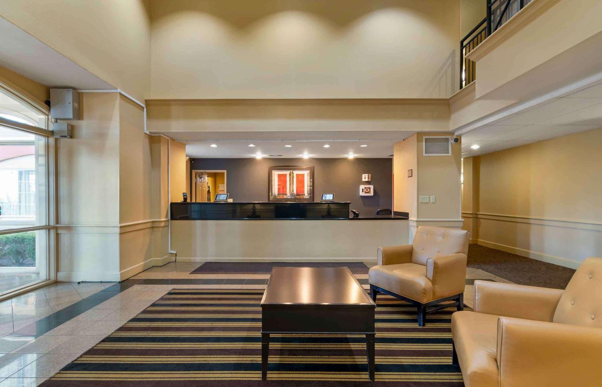 Extended America - Kansas - - Metcalf Ave 2* Overland Park