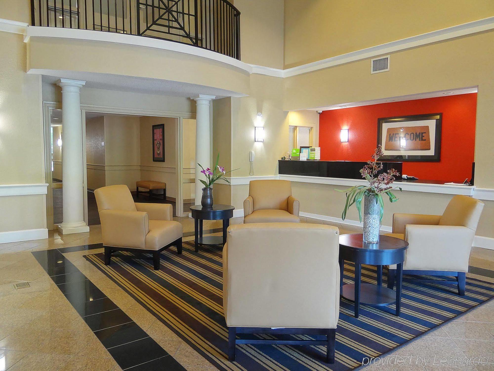 Extended America - Kansas - - Metcalf Ave Overland Park