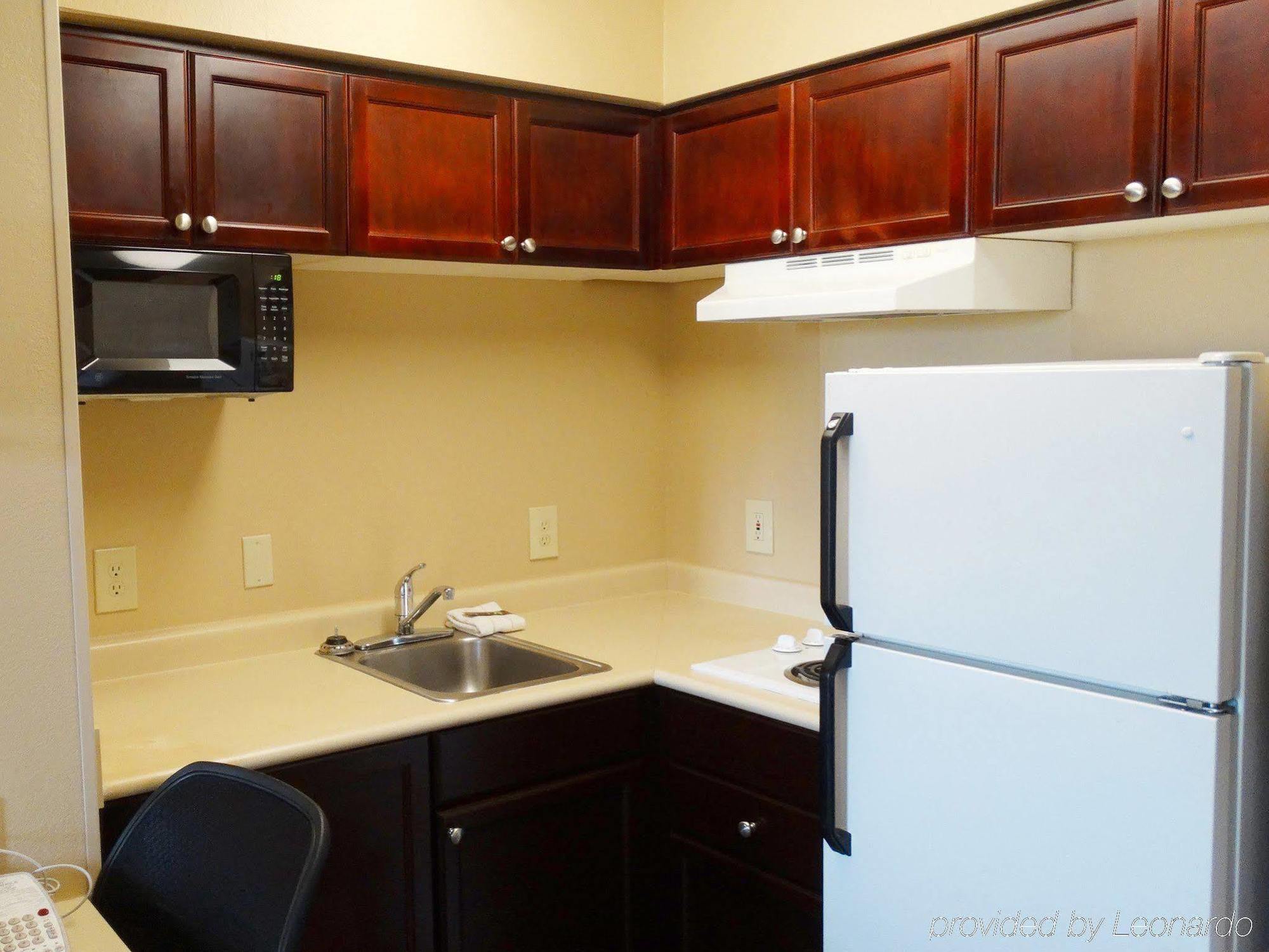 Extended America - Kansas - - Metcalf Ave Hotel Overland Park