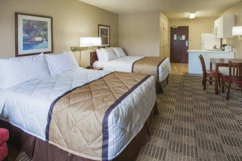 Extended America - Kansas - - Metcalf Ave Hotel